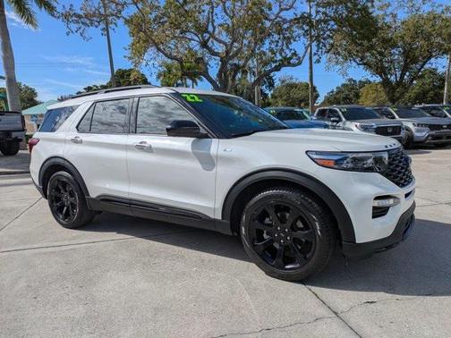 2022 Ford Explorer ST-Line