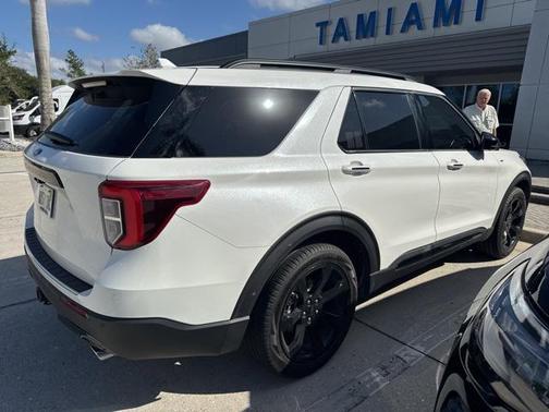 2022 Ford Explorer ST-Line