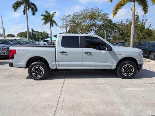 2023 Ford F-150 Lightning Pro