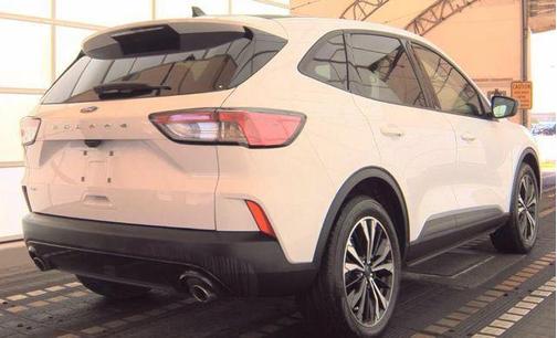 Oxford White 2022 Ford Escape SE