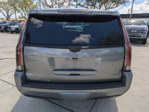 2020 Cadillac Escalade Luxury