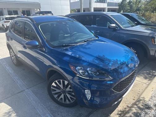 2022 Ford Escape Titanium