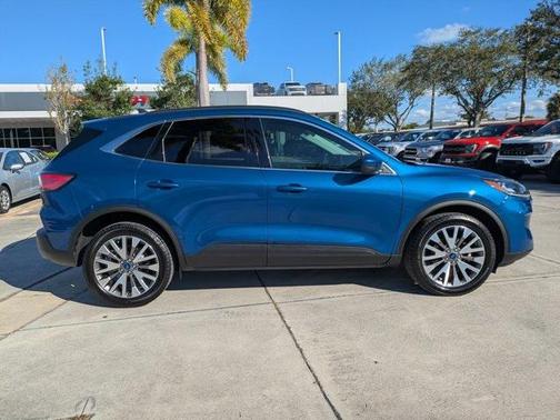 2022 Ford Escape Titanium