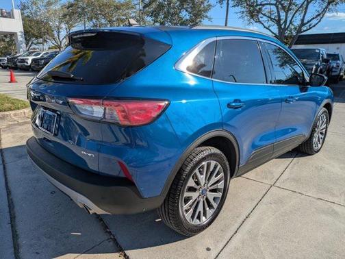 2022 Ford Escape Titanium