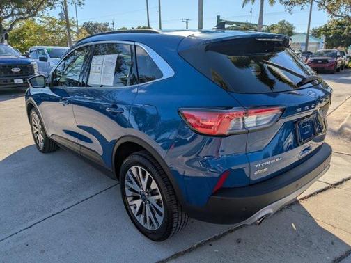 2022 Ford Escape Titanium