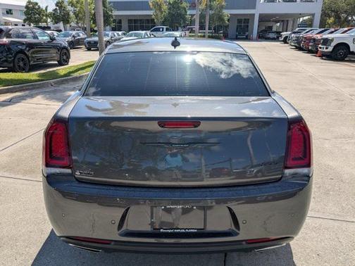 2023 Chrysler 300 Touring