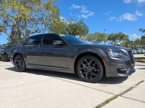 2023 Chrysler 300 Touring