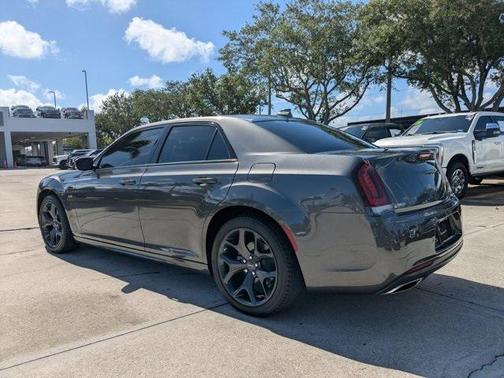 2023 Chrysler 300 Touring