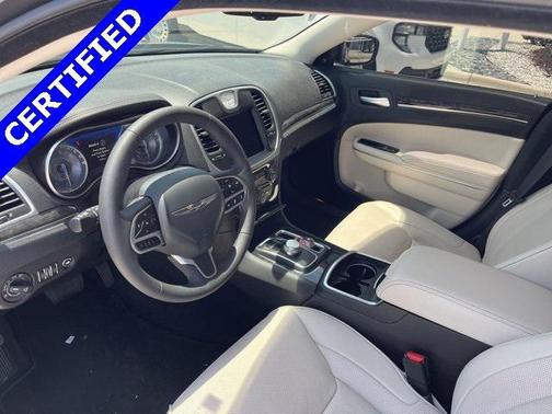 2023 Chrysler 300 Touring
