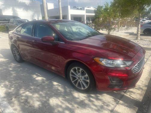 RUBY RED TINTED CLEARCOAT 2019 Ford Fusion SE