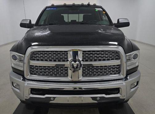 2018 RAM 3500 Laramie Crew Cab 4x4 6'4' Box