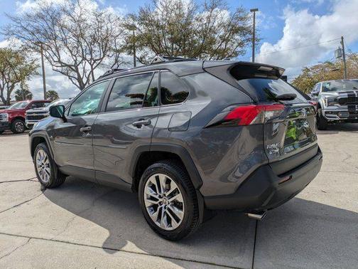 2022 Toyota RAV4 XLE Premium