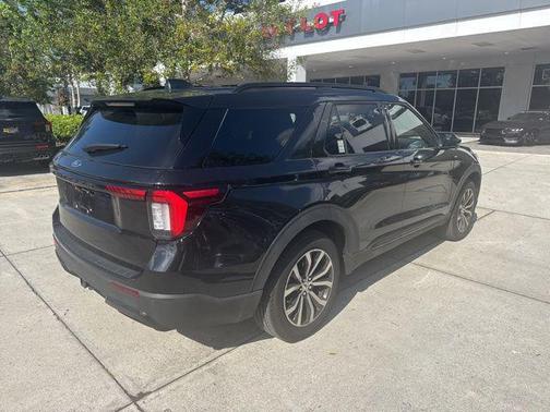 AGATE BLACK METALLIC 2025 Ford Explorer ST-Line