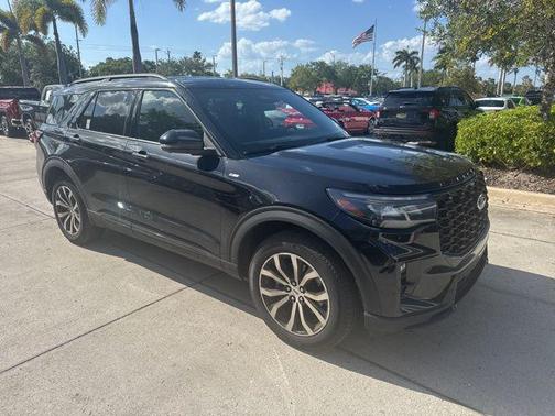 AGATE BLACK METALLIC 2025 Ford Explorer ST-Line