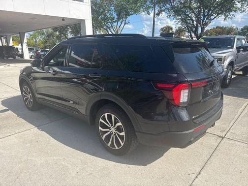 AGATE BLACK METALLIC 2025 Ford Explorer ST-Line
