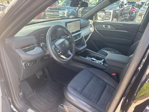 AGATE BLACK METALLIC 2025 Ford Explorer ST-Line