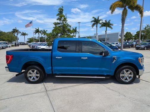 VELOCITY BLUE METALLIC 2021 Ford F-150 XLT