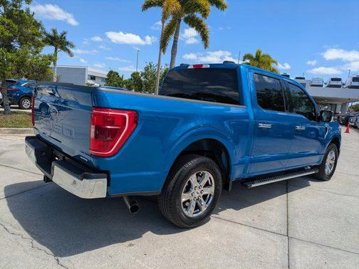 VELOCITY BLUE METALLIC 2021 Ford F-150 XLT