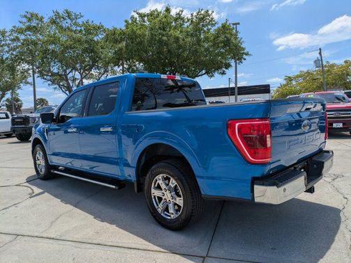 VELOCITY BLUE METALLIC 2021 Ford F-150 XLT