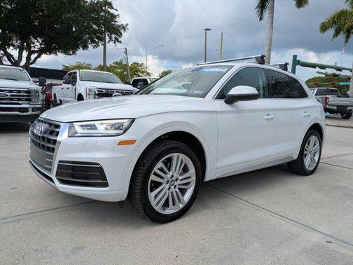 Glacier White Metallic 2020 Audi Q5 45 Premium Plus