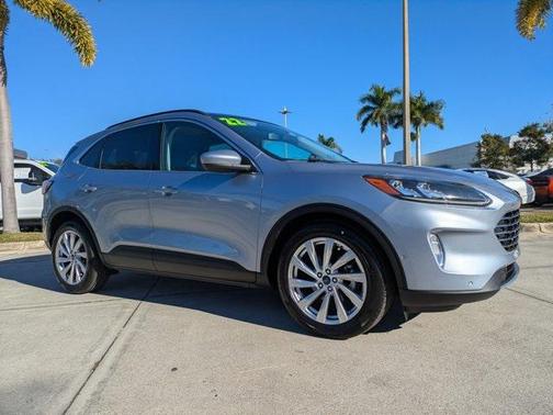 2022 Ford Escape Titanium