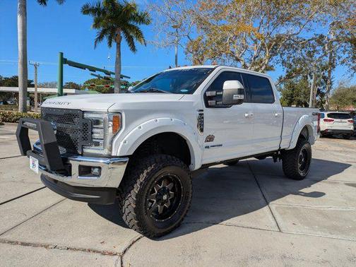 OXFORD WHITE 2019 Ford F-250 Lariat