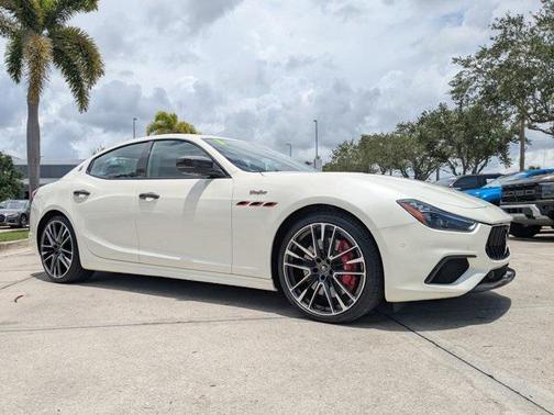 2021 Maserati Ghibli Trofeo
