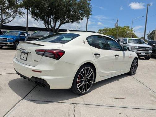 2021 Maserati Ghibli Trofeo