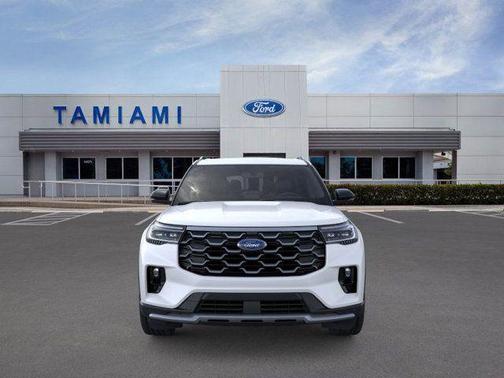 Star White Metallic Tri-Coat 2026 Ford Explorer Platinum