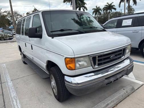 2007 Ford E350 Super Duty XL Wagon