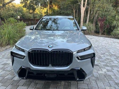 Brooklyn Grey Metallic 2025 BMW X7 xDrive40i