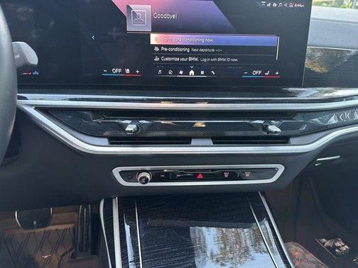 Brooklyn Grey Metallic 2025 BMW X7 xDrive40i