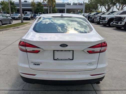 2020 Ford Fusion SE