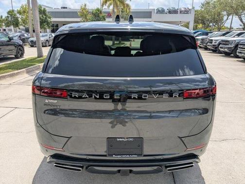 Santorini Black Metallic 2024 Land Rover Range Rover Sport SE