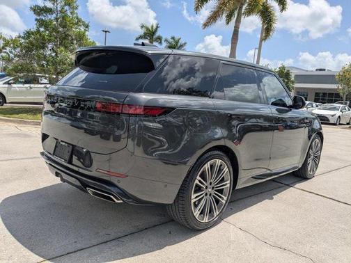 Santorini Black Metallic 2024 Land Rover Range Rover Sport SE