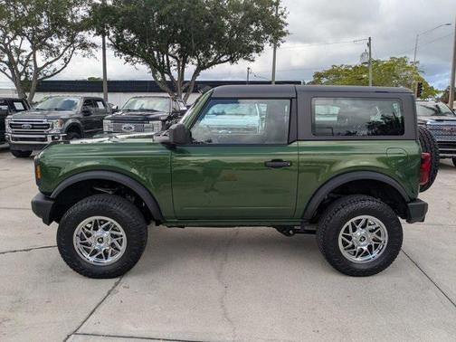 2025 Ford Bronco Base