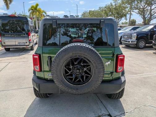 2025 Ford Bronco Base