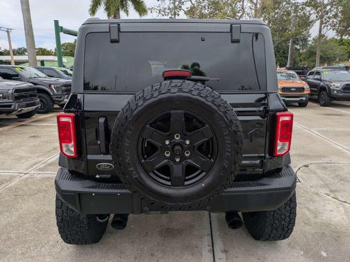 Shadow Black 2024 Ford Bronco Black Diamond