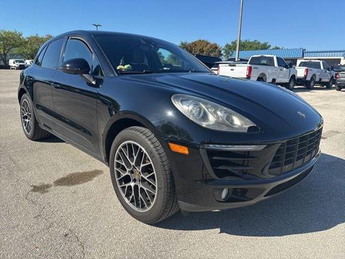 Black 2018 Porsche Macan Macan Sport Edition