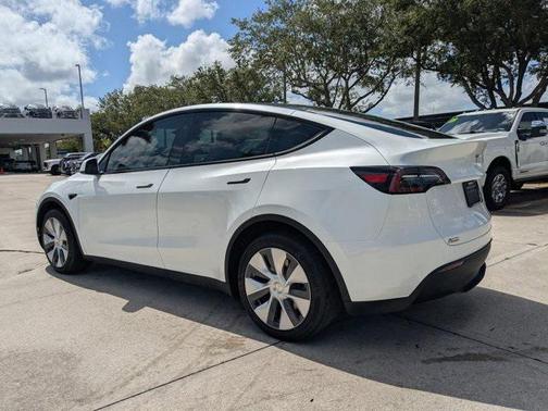 2024 Tesla Model Y Long Range Dual Motor All-Wheel Drive
