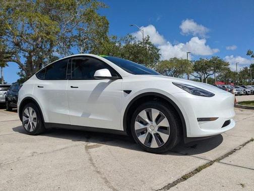 2024 Tesla Model Y Long Range Dual Motor All-Wheel Drive