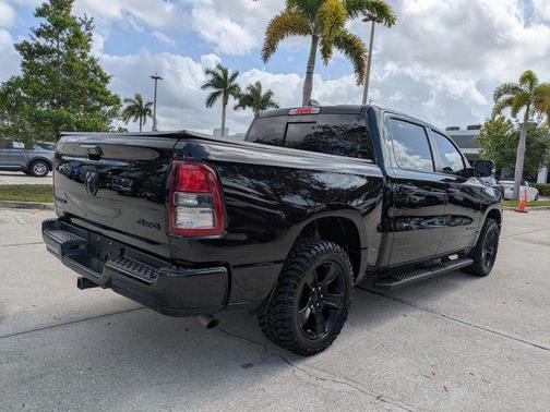 Diamond Black Crystal Pearlcoat 2022 RAM 1500 Big Horn/Lone Star