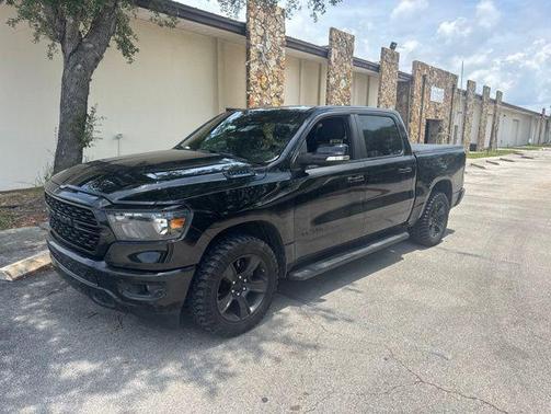 Diamond Black Crystal Pearlcoat 2022 RAM 1500 Big Horn/Lone Star