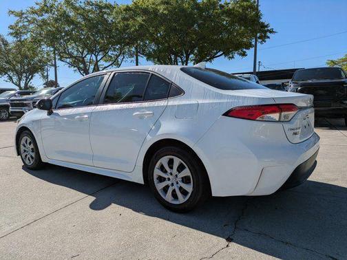 Super White 2021 Toyota Corolla LE