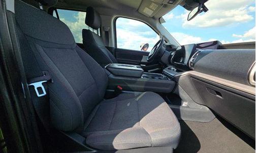 Agate Black Metallic 2025 Ford Expedition Max Active 4x4