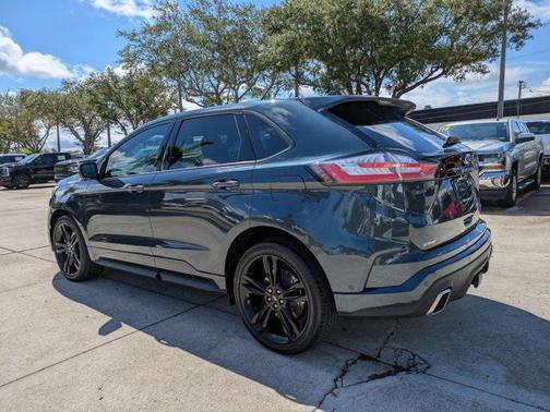 2022 Ford Edge ST