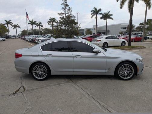 2020 BMW 530 530i