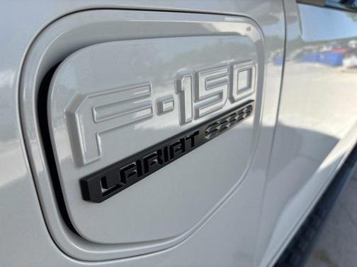 2022 Ford F-150 Lightning LARIAT