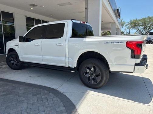 2022 Ford F-150 Lightning LARIAT