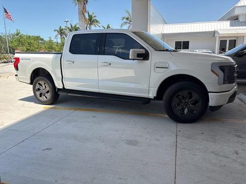 2022 Ford F-150 Lightning LARIAT